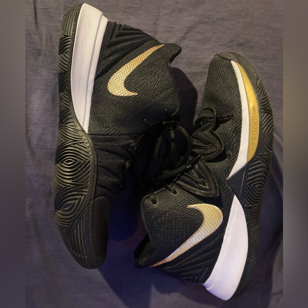 Kyrie 5’s Size 8.5 men’s
